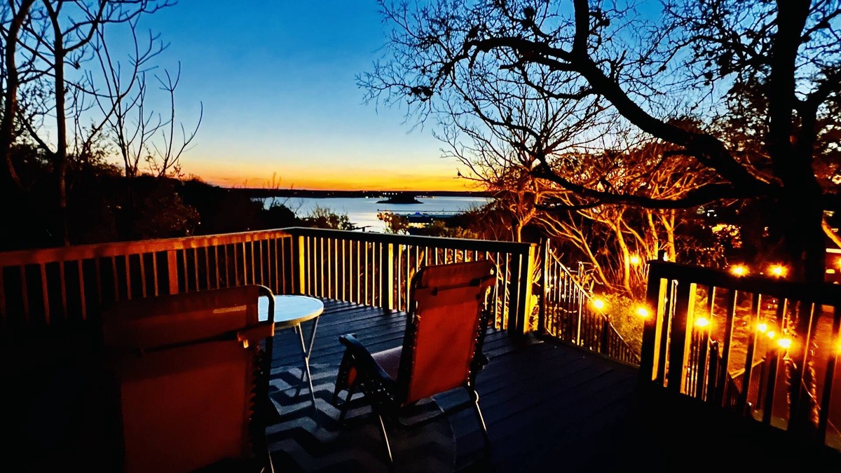 Volente Cottage | Little Big Sunset In Private Oasis