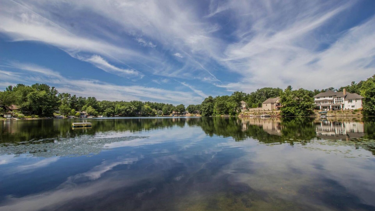 Gowen Cottage | Little Blue Bungalow: Leaf-Peeping & Lake Views – Fall Perfection Starts Here