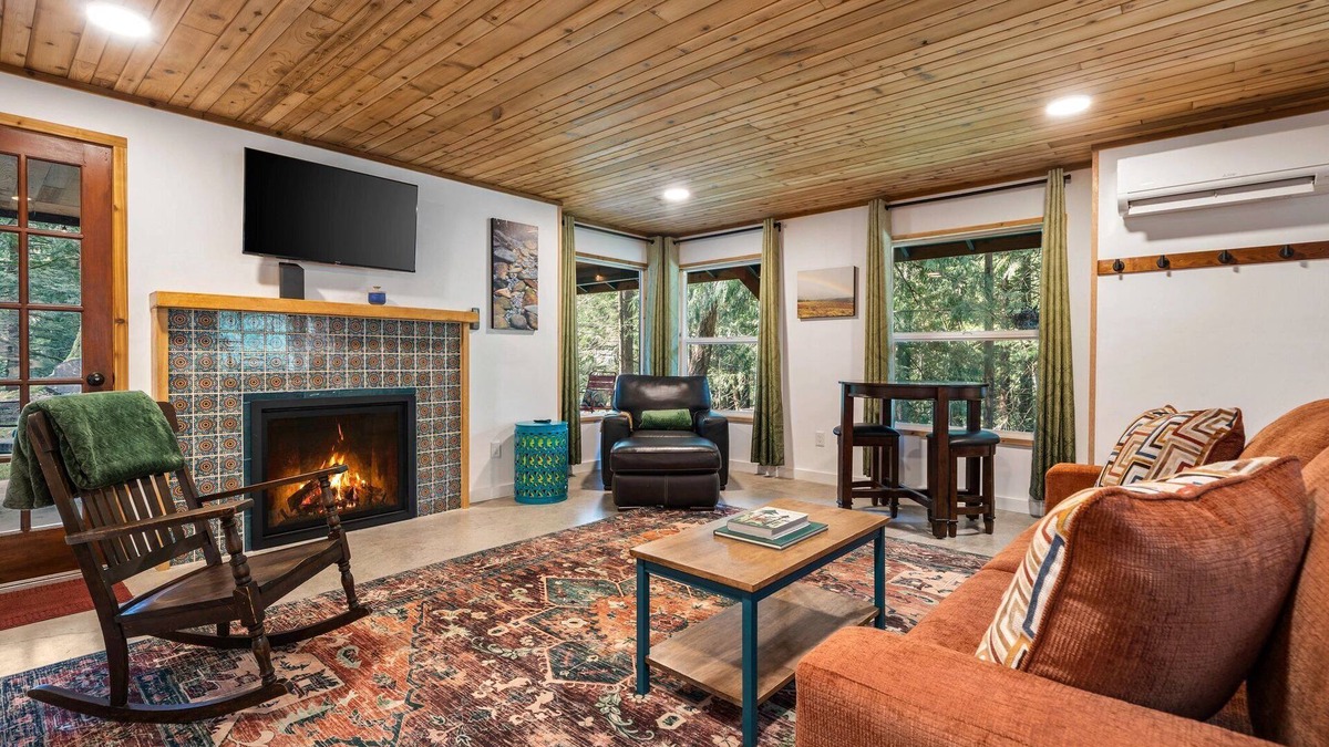 Sudden Valley House | Little Blue by Gather | King Beds, Garden Views, Trails Nearby