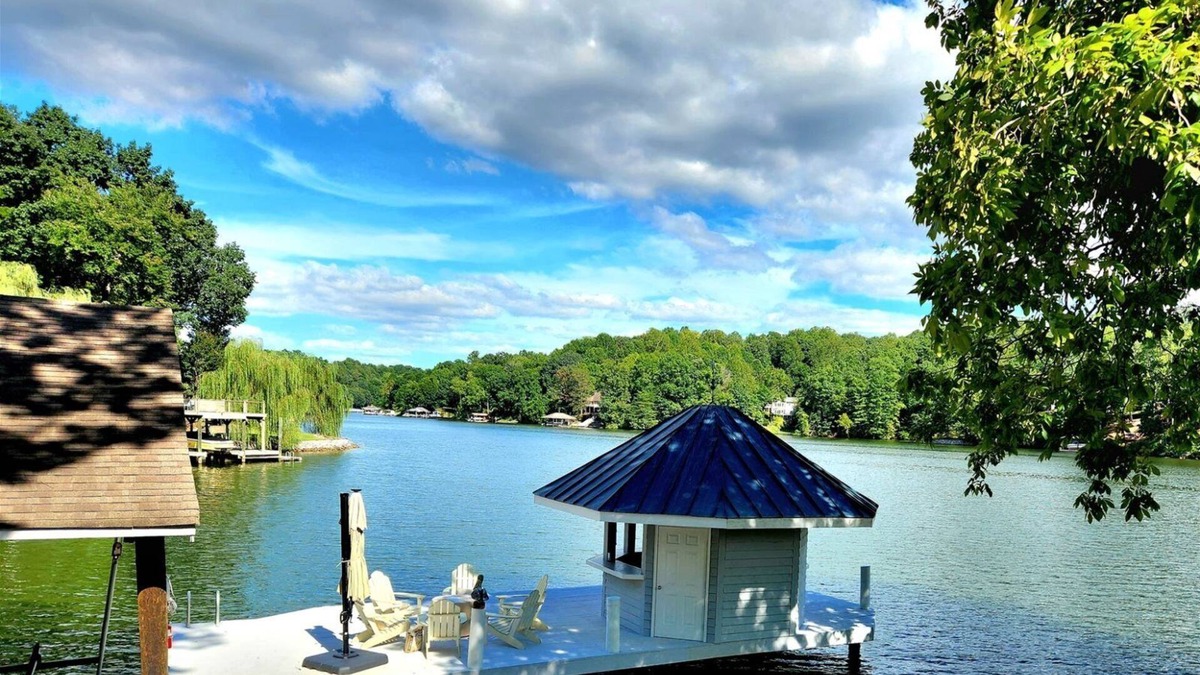 Goodview House | Little Brook Point - SML