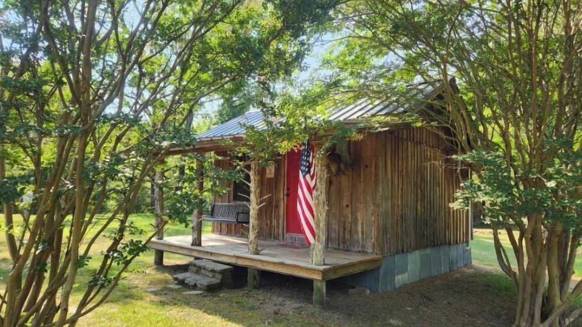 Pickens Cabin | Little cabin in the heart of the Kiamichi Mountains 33 miles from Hochatown, OK