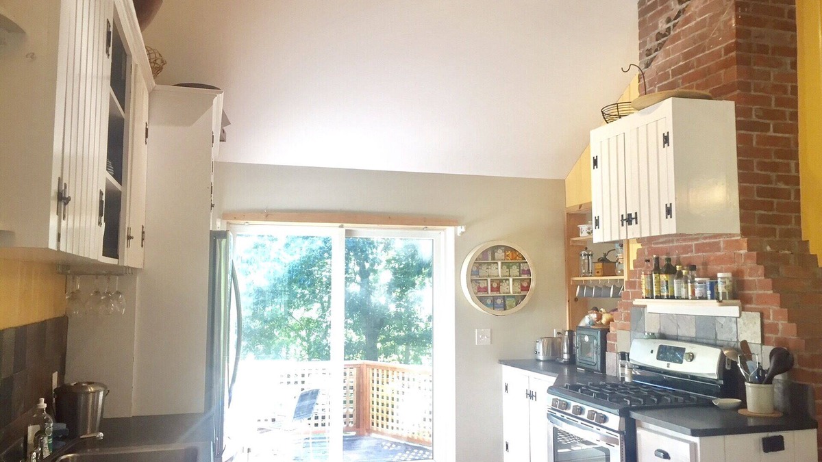 Adamsville House | Little Compton Westport Secluded 5 BR Near Beach and River