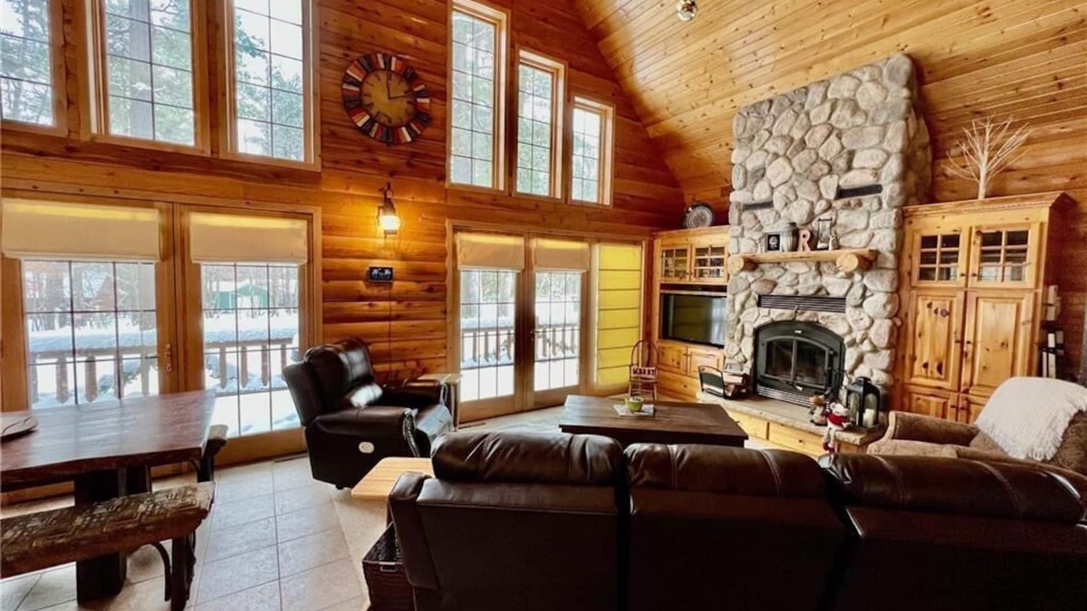 Cameron Ski Chalet | Little Cottage On Prairie - Prairie Lake That Is!