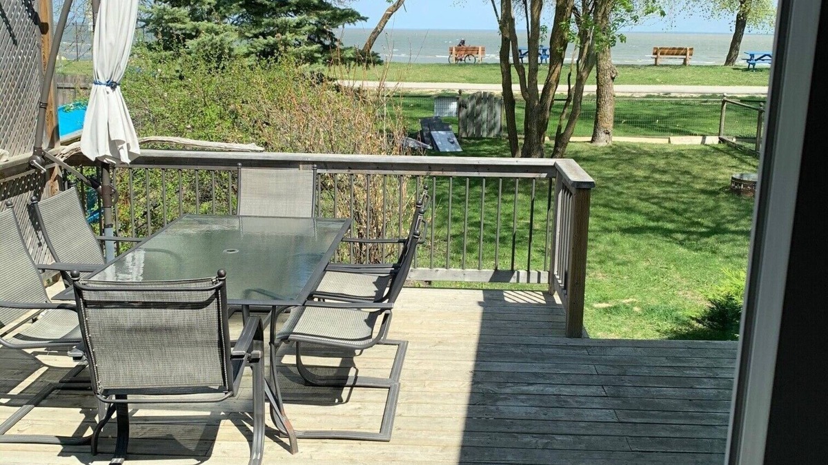 Gimli Cottage | Little Cottage On The Lake * 40 steps to beautiful beach