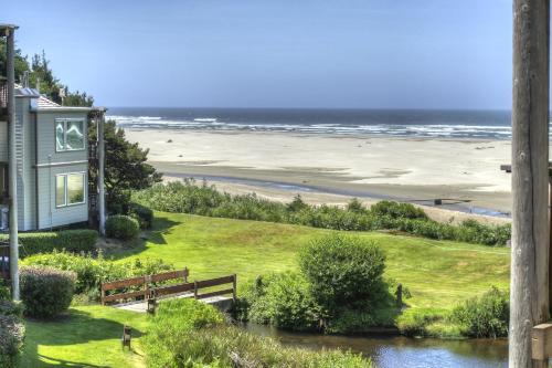 Newport Hotel | Little Creek Cove Beach Resort