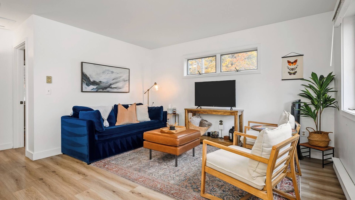 Northport Cottage | Little Dipper - Cozy Cottage on 400 feet of shared lake frontage