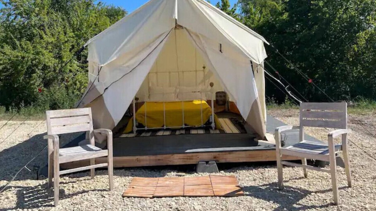 Lorena RV Rental | Little Dipper Two-Starlite Glampground