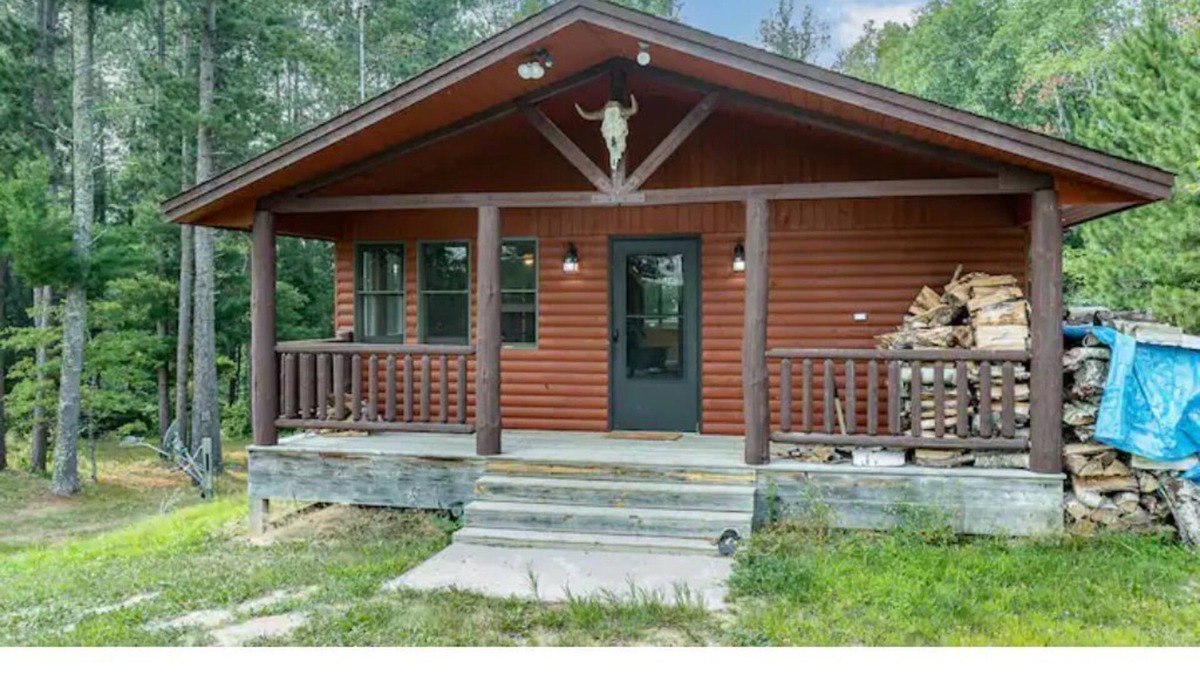 Bigfork Cabin | Little East Lake Escape - LODGE and CABIN