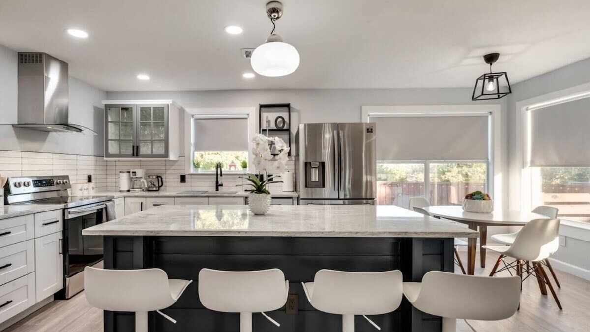 Little Elm House | Little elm 5BR Gem Pool, Spa, Firepit, Game Room