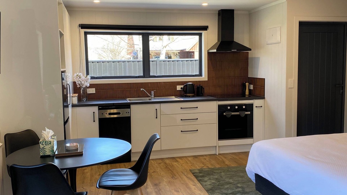 Arthur's Point Ski Chalet | Little Gem close to Coronet Peak and town centre