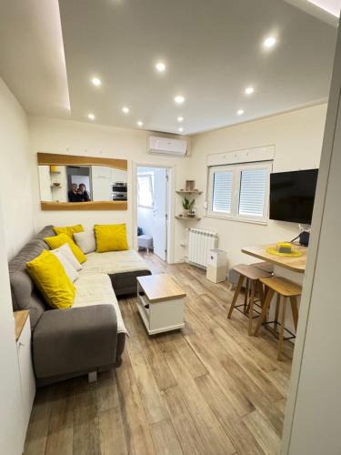 Banovo brdo Apartment | Little Gem