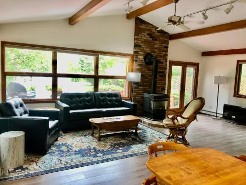 Empire House | Little Glen Shores