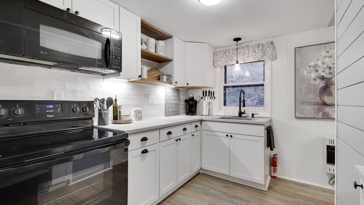 Susquehanna House | Little Gray Cabin (2-Bedroom Home) - Pets Allowed by RedAwning
