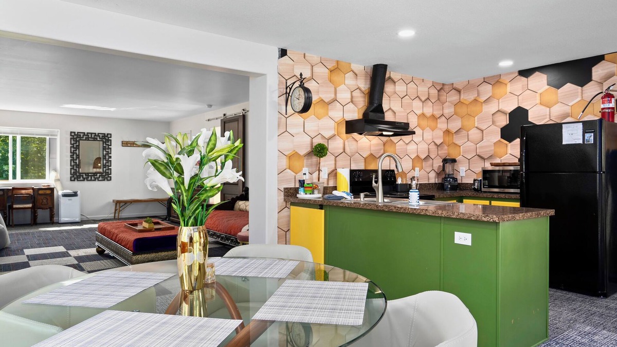 Port Angeles East House | Little Green HousenEclectic Olympic National Park Basecamp, Dogs allowed