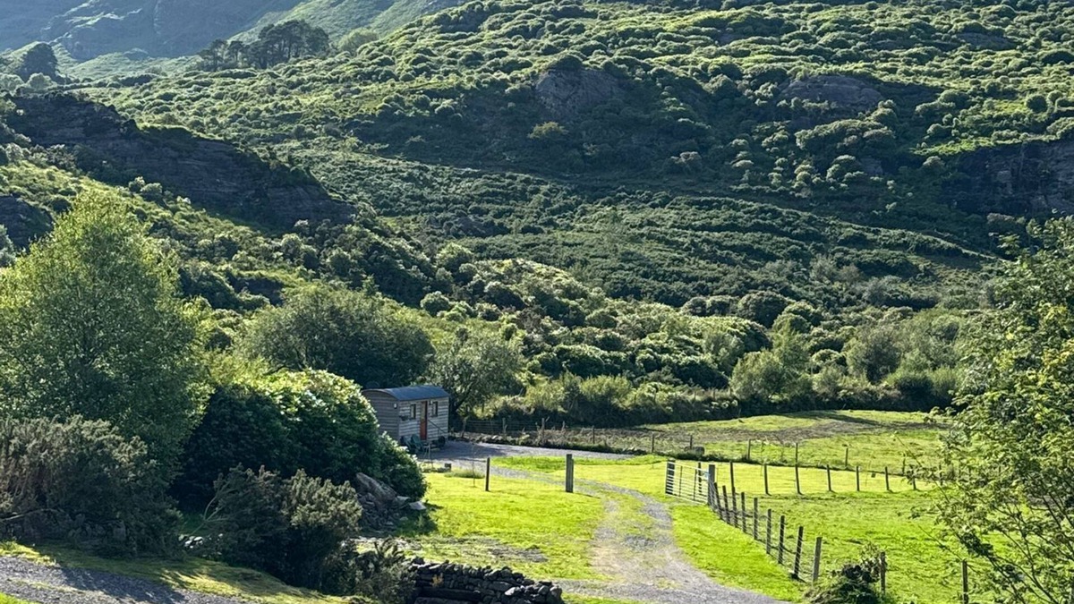 Ardnatrush Cottage | Little Heaven Glengarriff - Your secluded valley hide-away.