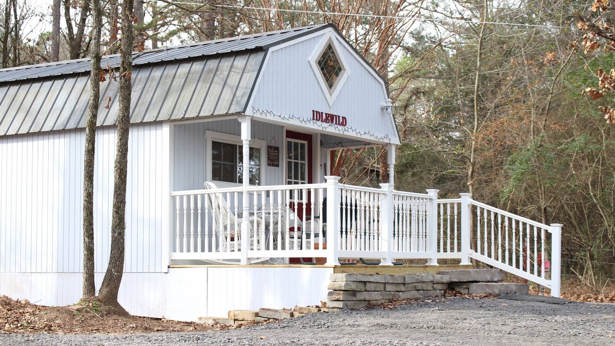 Heavener Cottage | Little House in the Pine Woods