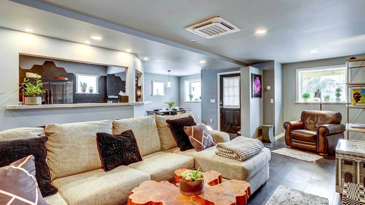 Dryden House | 'Little House on the Lot' Dryden Townhome: Pets OK