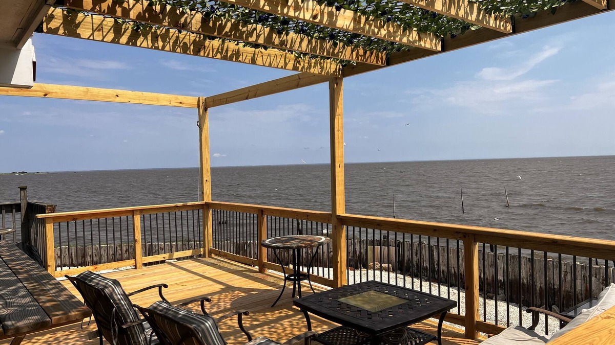 Heislerville House | little house packs a punch on Delaware Bay NJ