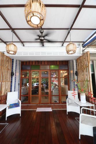 Phitsanulok House | Little Jasmine by the River