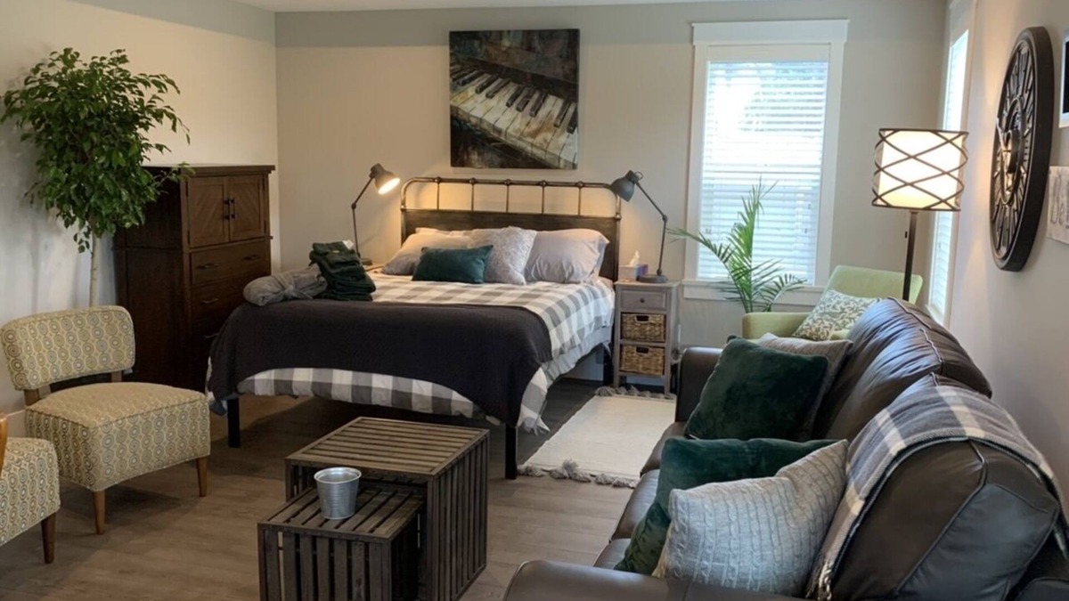 Kamloops Apartment | Little Jon’s Studio.