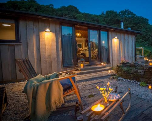 Cwrt House | Little Kestrel Cabin