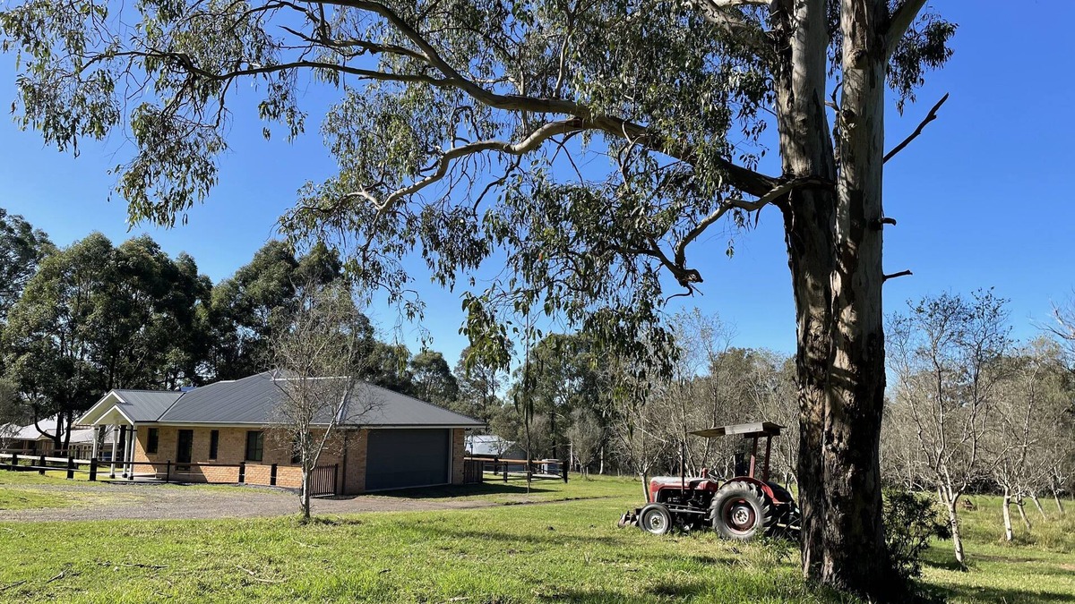 Thirlmere Cottage | Little Kingsley farmstay, cottage on a little farm 1hr from Sydney & Wollongong