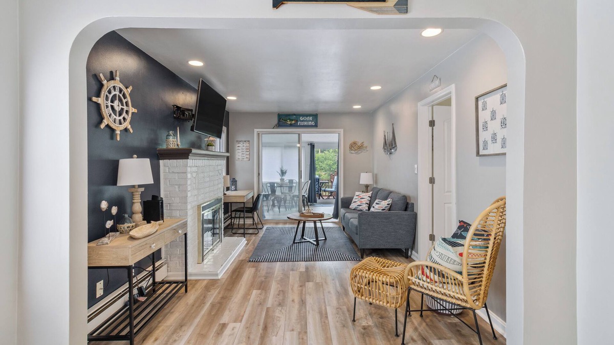 Portage Lakes Cottage | Little Lakefront Getaway on PLX