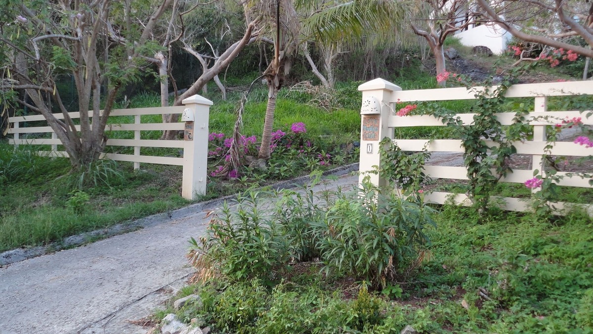 Beef Island Apartment | Little Mermaid - quaint, spacious one bedroom rental on Beef Island, BVI.