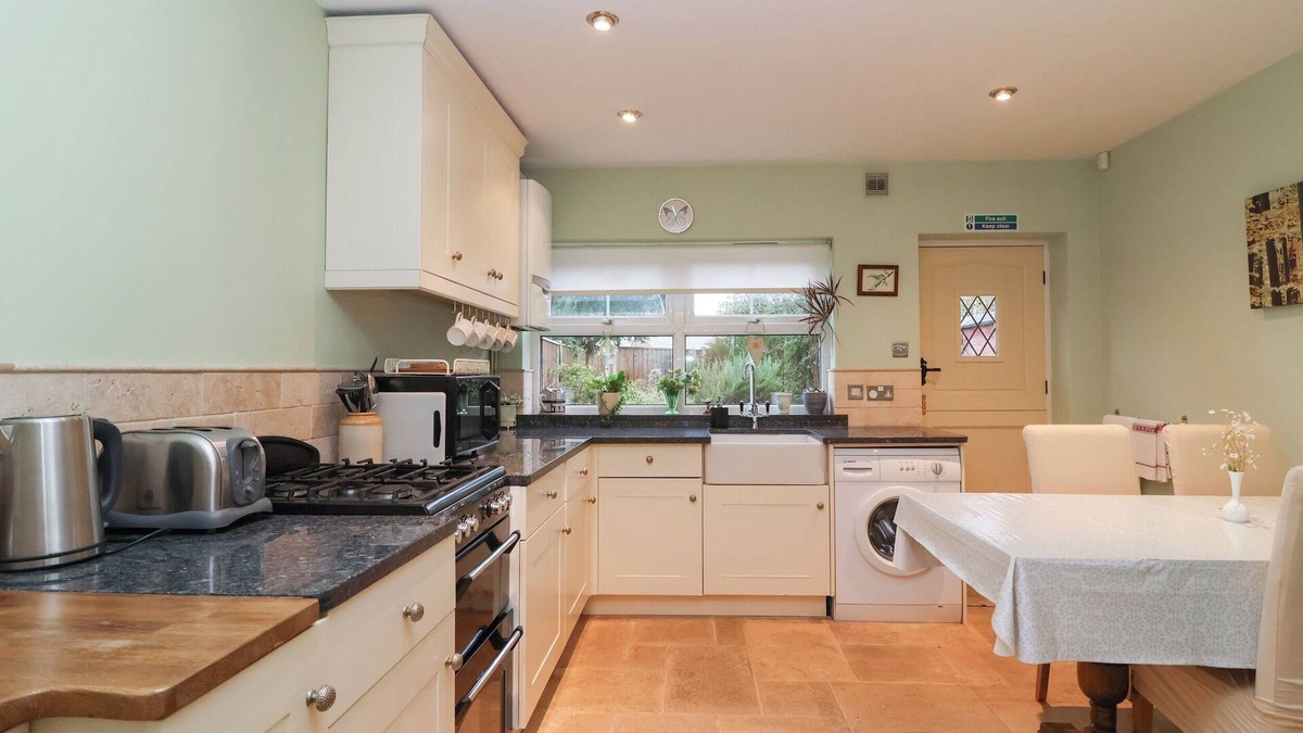 Upton St. Leonards Cottage | Little Noo