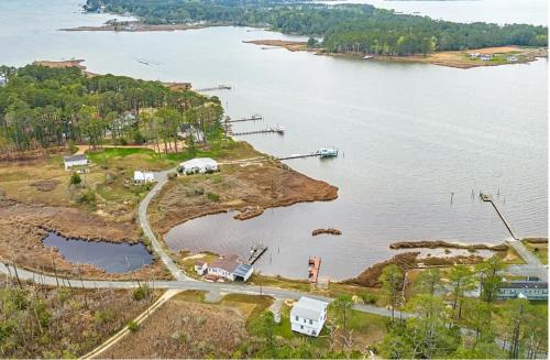 Windmill Point House | Little Oyster Oasis