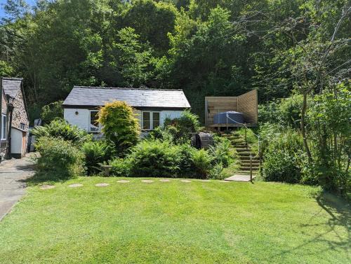 Hendrerwydd House | Little Pandy Cottage
