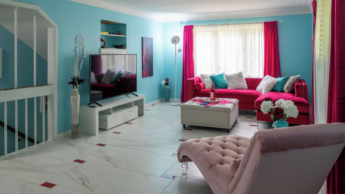 University Heights House | Little Paris 5 BR entire house - University Heights