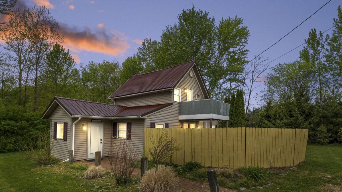 Paw Paw Lake House | Little Paw Paw Lake House with Hot Tub