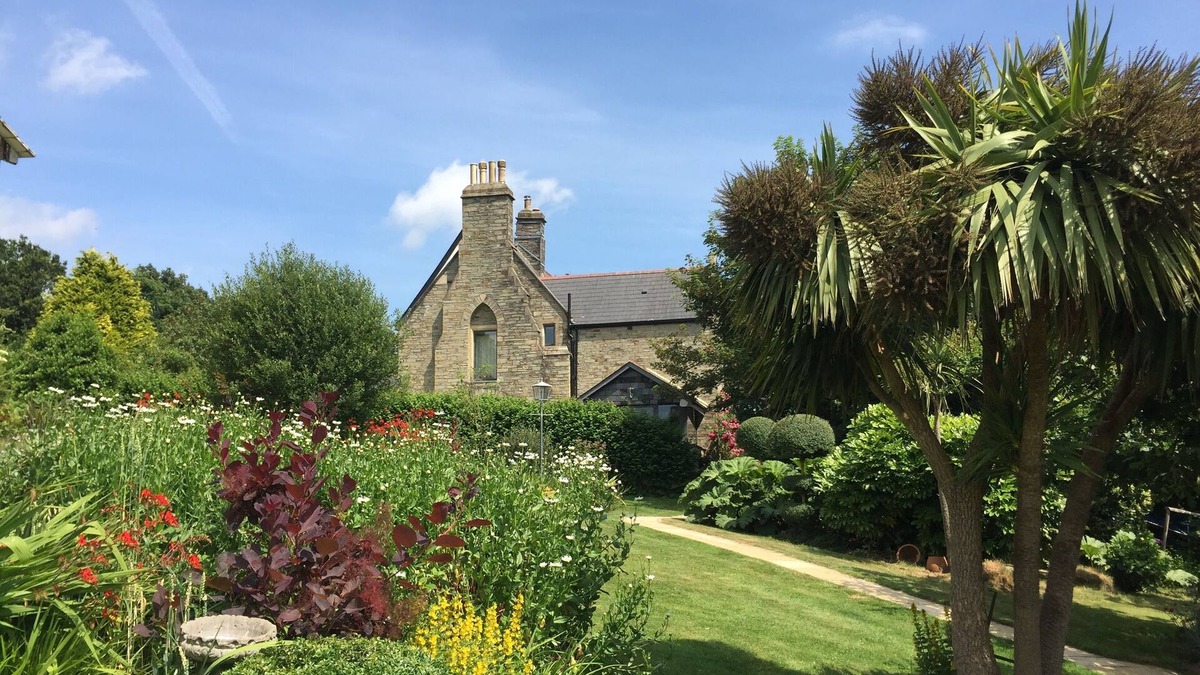 Lostwithiel Cottage | Little Peregrine, an Idyllic quiet cottage at Peregrine Hall.