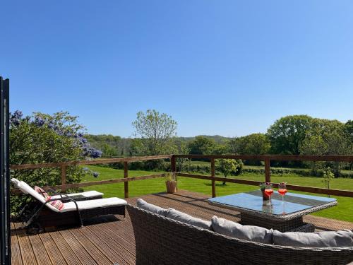 Crowhurst House | Little Pyes barn