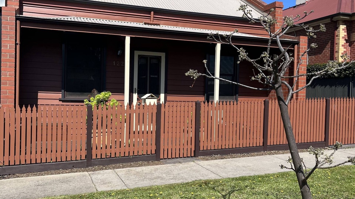 Bendigo House | Little Red Cheerful 4 bed Home CBD Bendigo