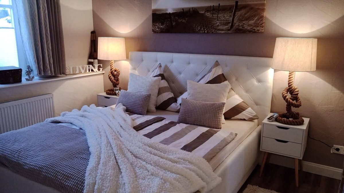 Pronsfeld Apartment | Little reverie Frango Eifel/castle rear Whirlpool/sauna house/massage chair