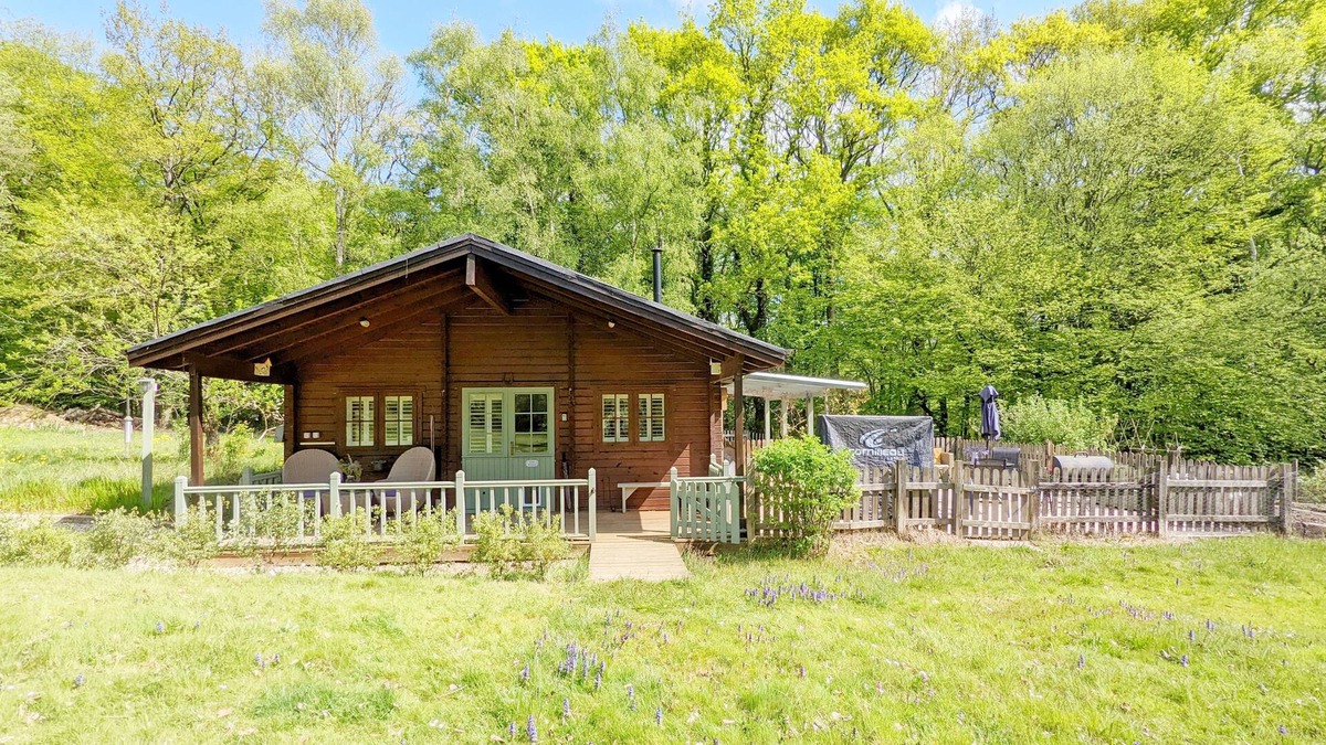Barns Green Cabin | Little Russets - Horsham - a lodge/cabin that sleeps 2 guests in 1 bedroom
