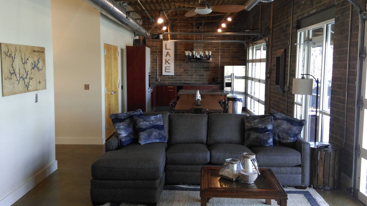 Cullman House | Little's On The Lake - A Contemporary Retreat On Smith Lake - Avl Pontoon Rental
