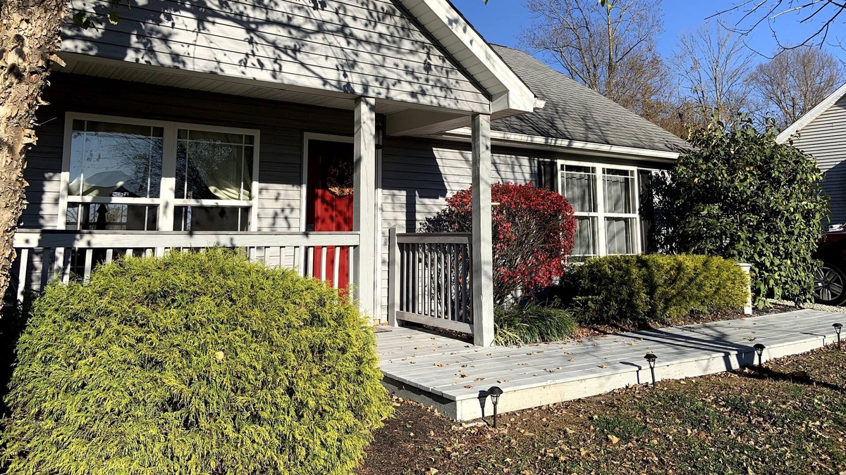 Taylorsville Cottage | Little Slice of Heaven Cottage-Stunnig View and Hot Tub