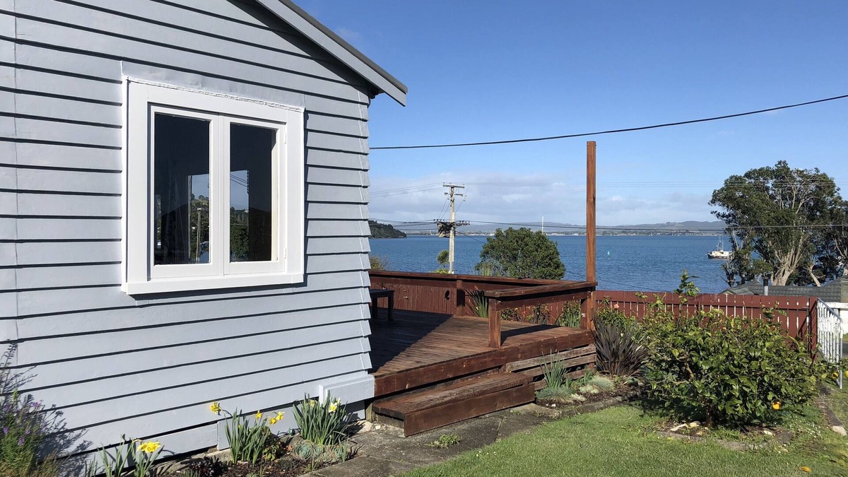 Whangarei Heads House | Little squirt - our kiwi dream