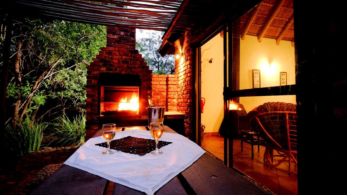 Hartbeespoort Cottage | Little Swift Chalets