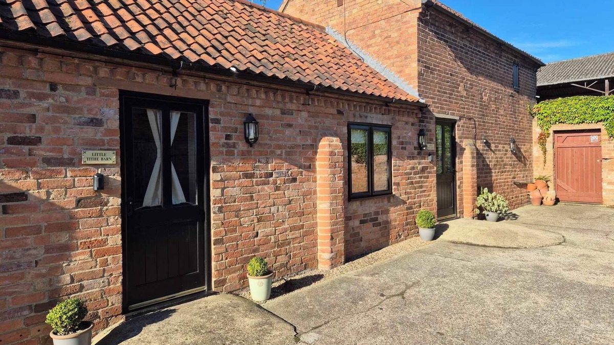 Southwell House | Little Tithe Barn, Lodge Barns, Morton near Southwell, Country Get Away