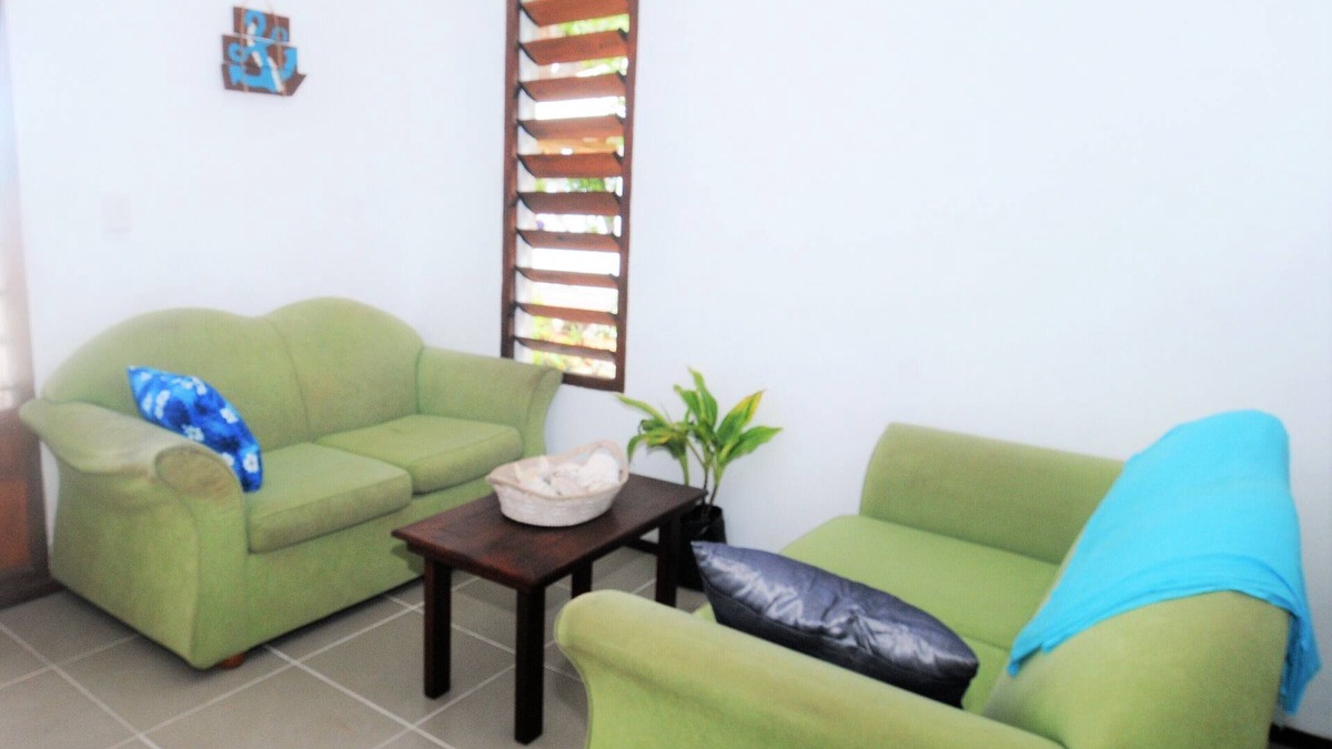 Epule House | Little Tropical Oasis Bungalow