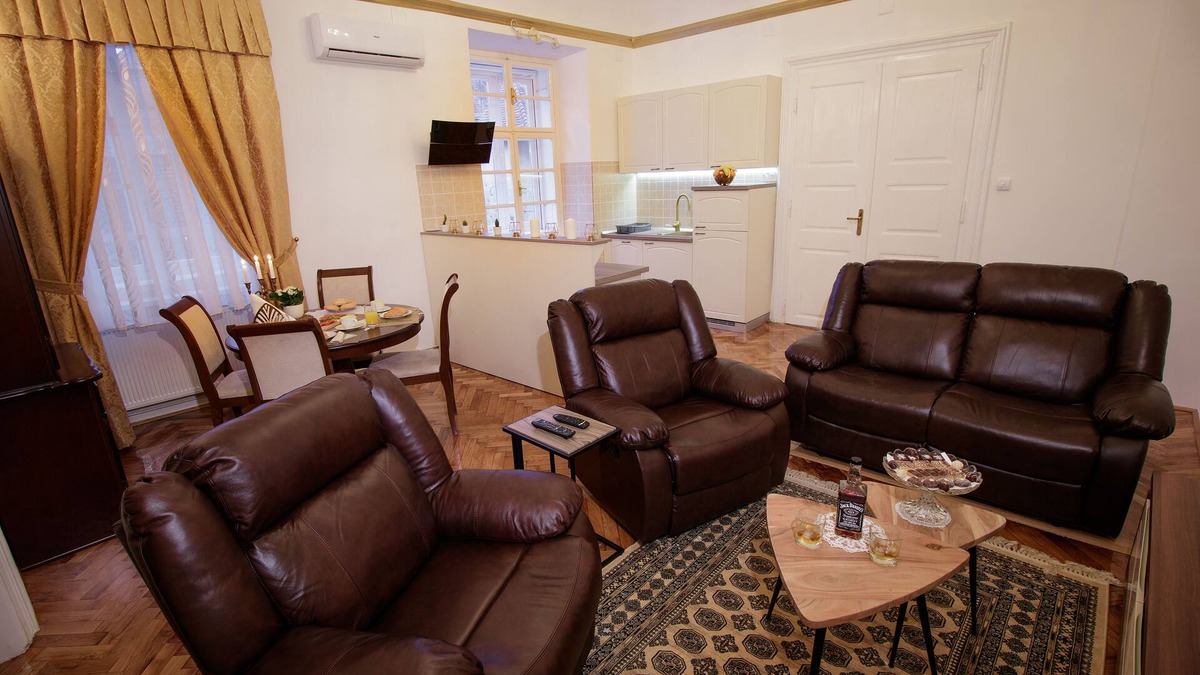 Varazdin Apartment | Little Vienna Gold Apartment