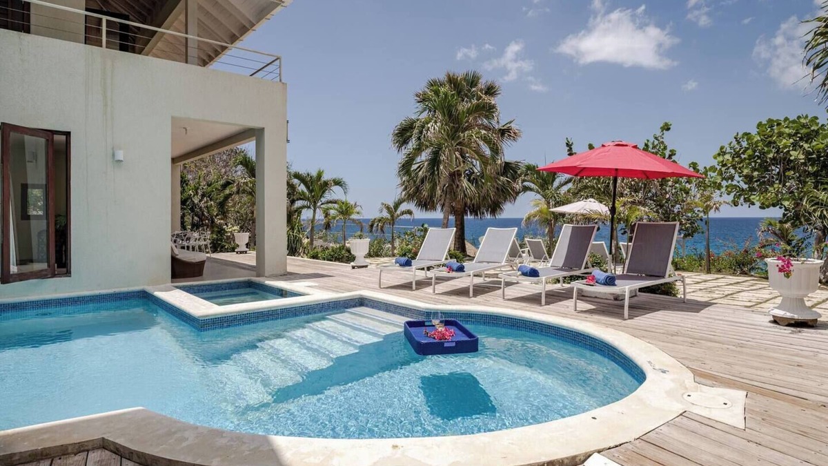 West End Villa | Little Waters on The Cliff - Simply Exceptional
