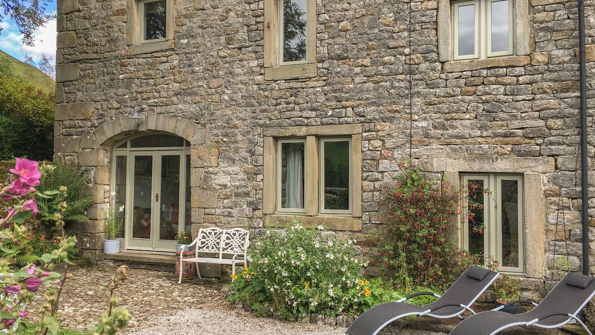 Litton Cottage | LITTON HALL BARN COTTAGE, family friendly, with open fire in Litton