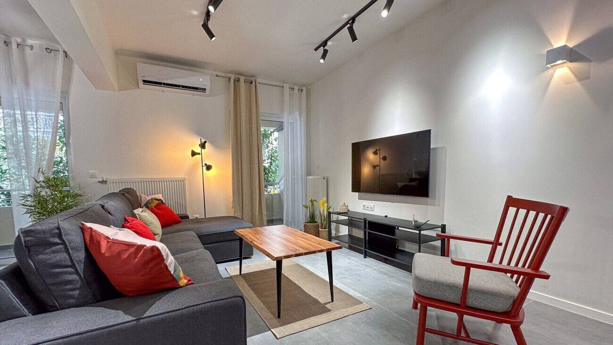 Ilisia Apartment | LIV - Modern Comfort Oasis in Pagrati