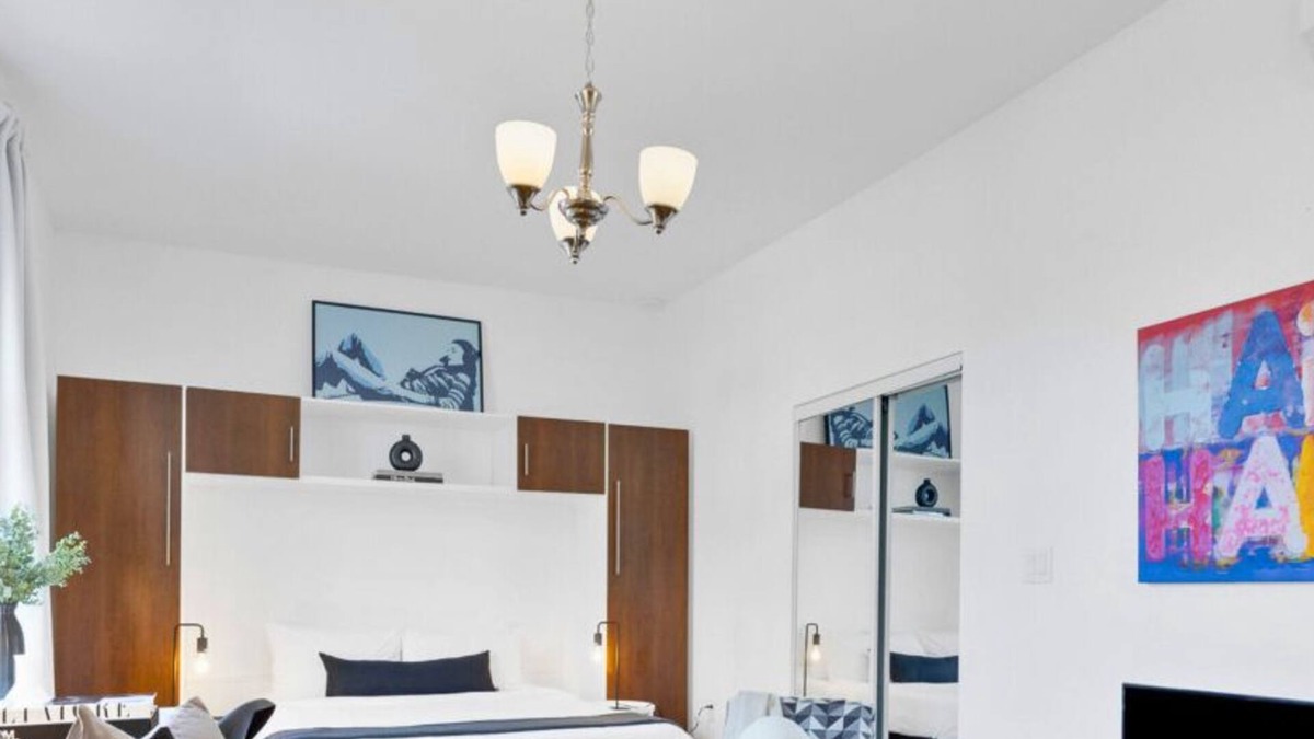 Plateau Mont Royal Apartment | LiV MTL 201 Studio Deluxe Suite + Rooftop Patio