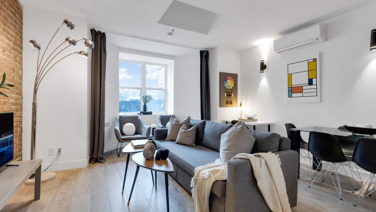 Downtown Montreal Apartment | LiV MTL Downtown-401 Spacious 2BR Suite + Lounge